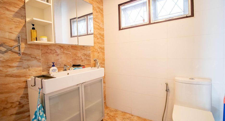 Casa en venta de 4 habitaciones en Klaeng, Rayong