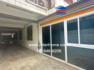 For sale 3 bedrooms retail Space in Bangkok Noi, Bangkok