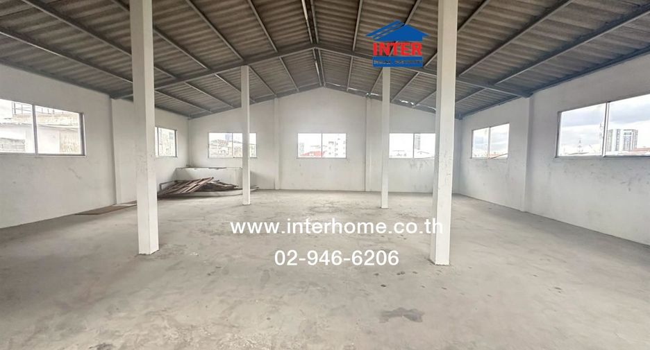 For sale 3 bedrooms retail Space in Bangkok Noi, Bangkok