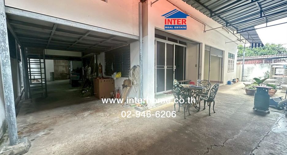 For sale 3 bedrooms retail Space in Bangkok Noi, Bangkok