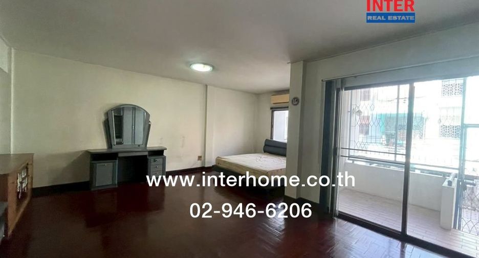 For sale 4 bedrooms townhouse in Bang Bon, Bangkok