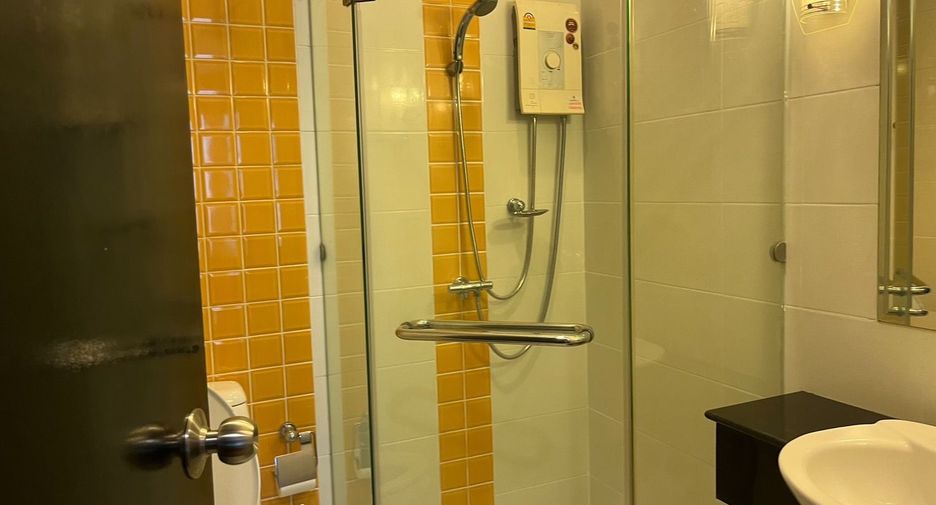 ขาย 3 ห้องนอน คอนโด ใน คลองเตย, กรุงเทพฯ