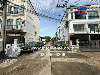 For sale 3 bedrooms townhouse in Suan Luang, Bangkok