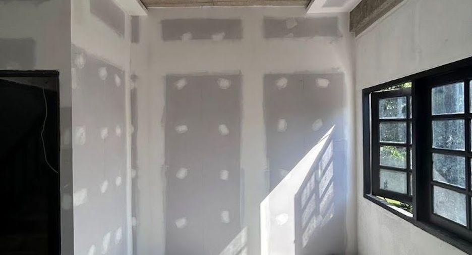 For rent and for sale 5 bedrooms retail Space in Watthana, Bangkok