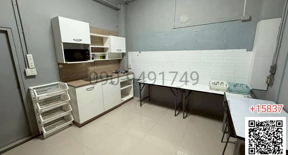 Oficina en venta en Phra Khanong, Bangkok