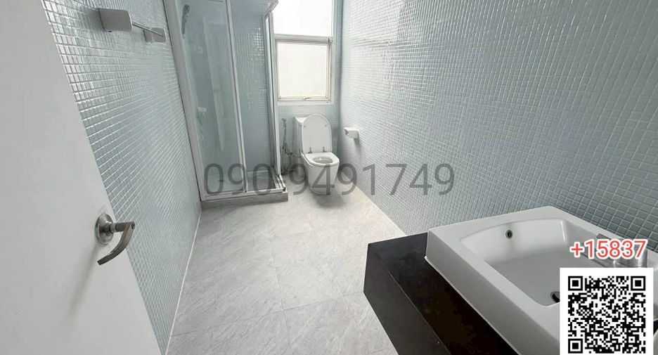 Oficina en venta en Phra Khanong, Bangkok