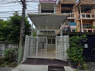 Reihenhaus zur Miete mit 4 Zimmer in Bang Khen, Bangkok