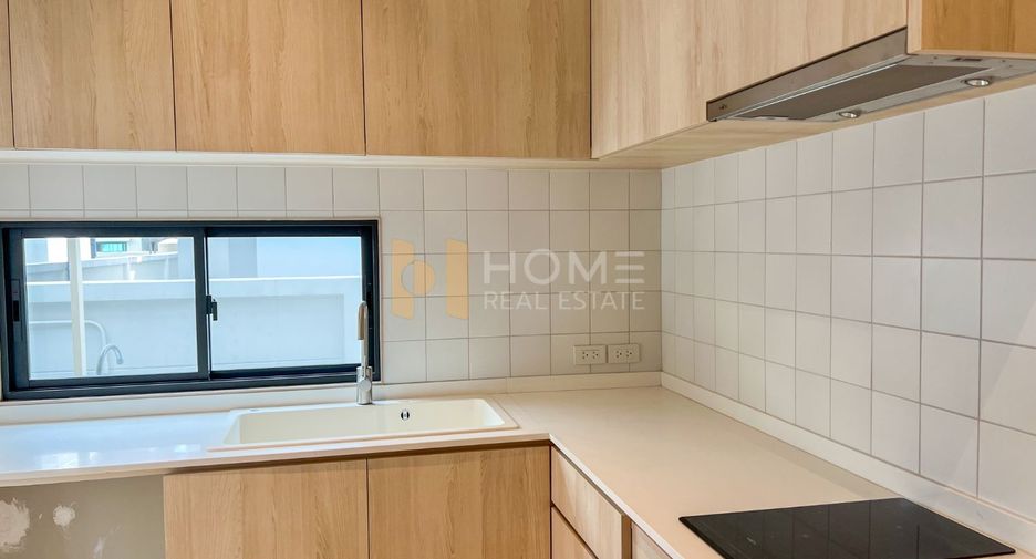 Casa en venta de 3 habitaciones en Bang Phli, Samut Prakan