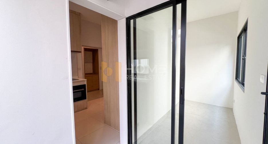Casa en venta de 3 habitaciones en Bang Phli, Samut Prakan