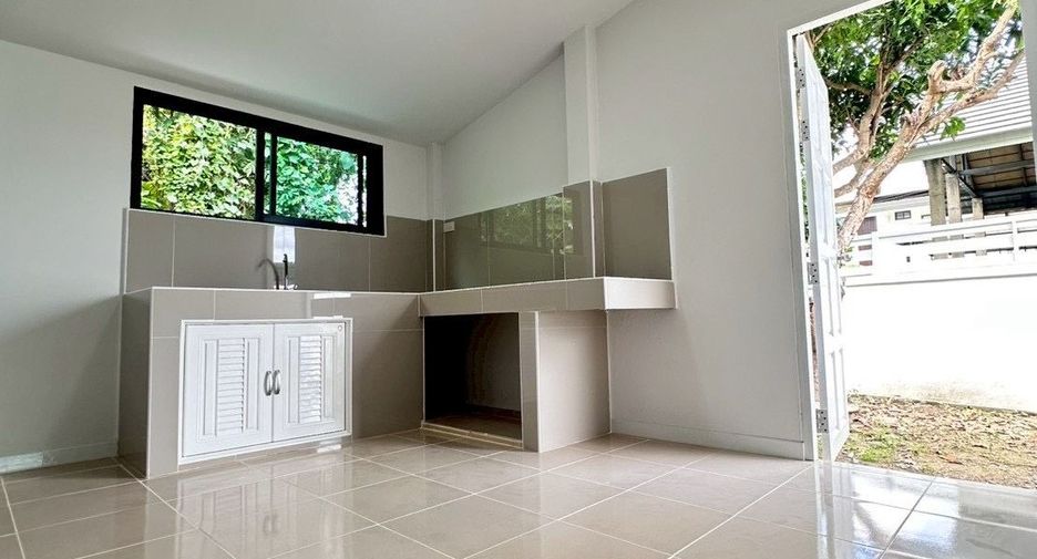 For sale 2 bedrooms house in Saraphi, Chiang Mai