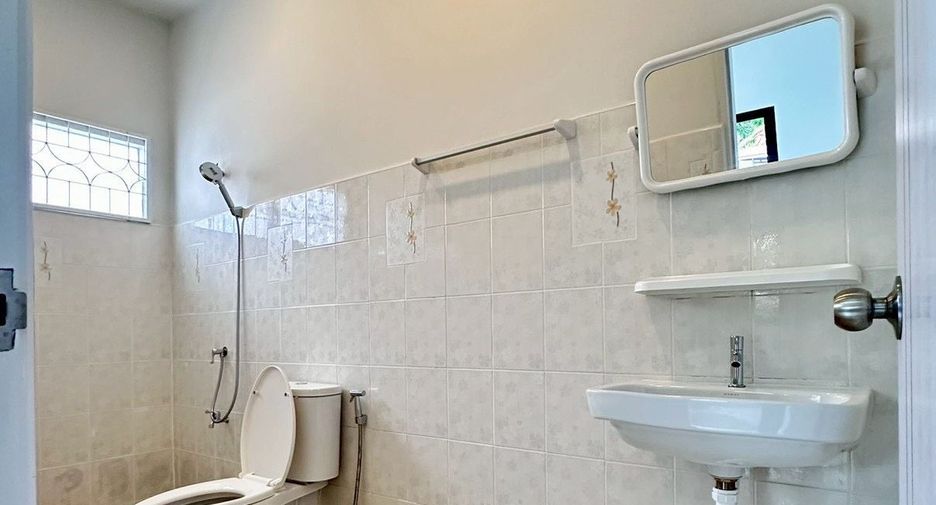 For sale 2 bedrooms house in Saraphi, Chiang Mai