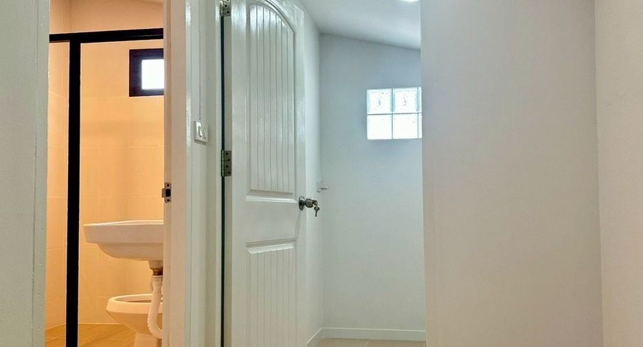 For sale 2 bedrooms house in Saraphi, Chiang Mai