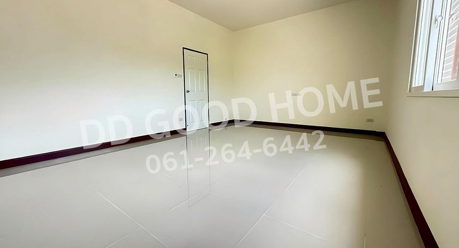 À vendre 3 chambres maison de ville à Ban Chang, Rayong