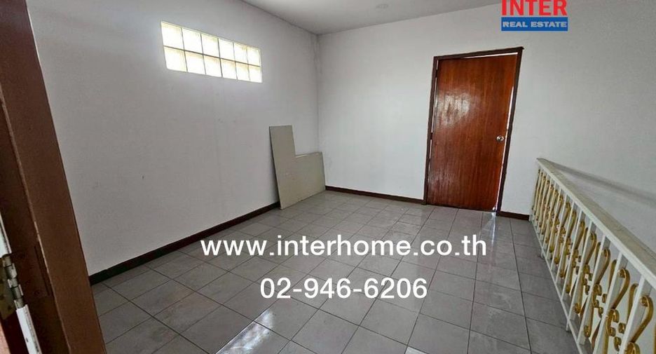 For sale 4 bedrooms townhouse in Sai Mai, Bangkok