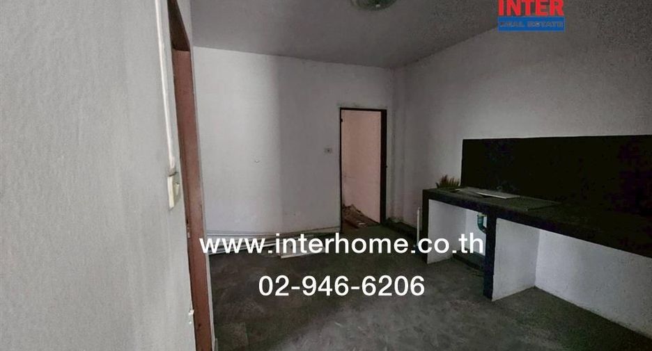 For sale 4 bedrooms townhouse in Sai Mai, Bangkok