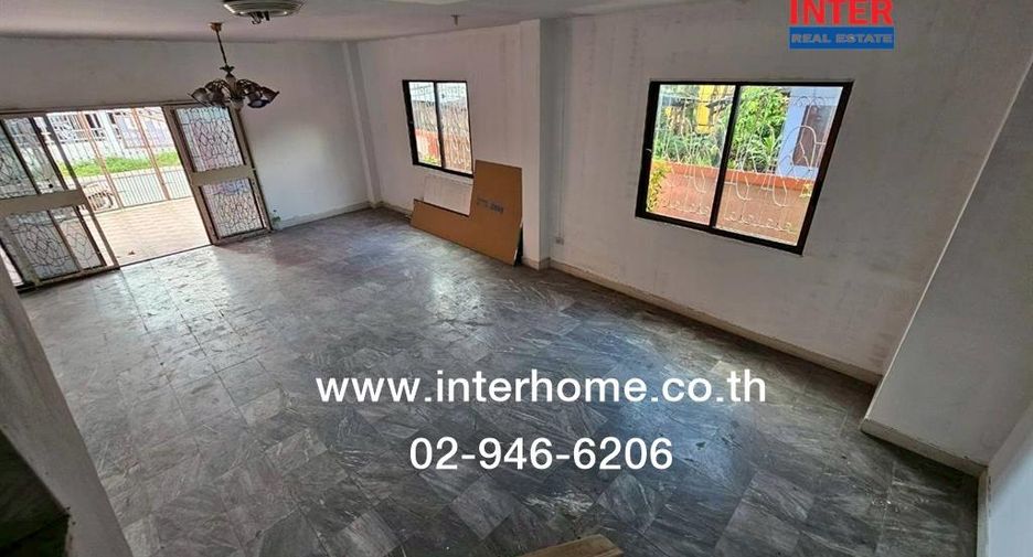 For sale 4 bedrooms townhouse in Sai Mai, Bangkok