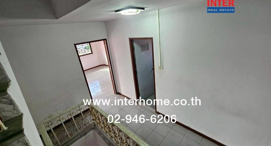 For sale 4 bedrooms townhouse in Sai Mai, Bangkok