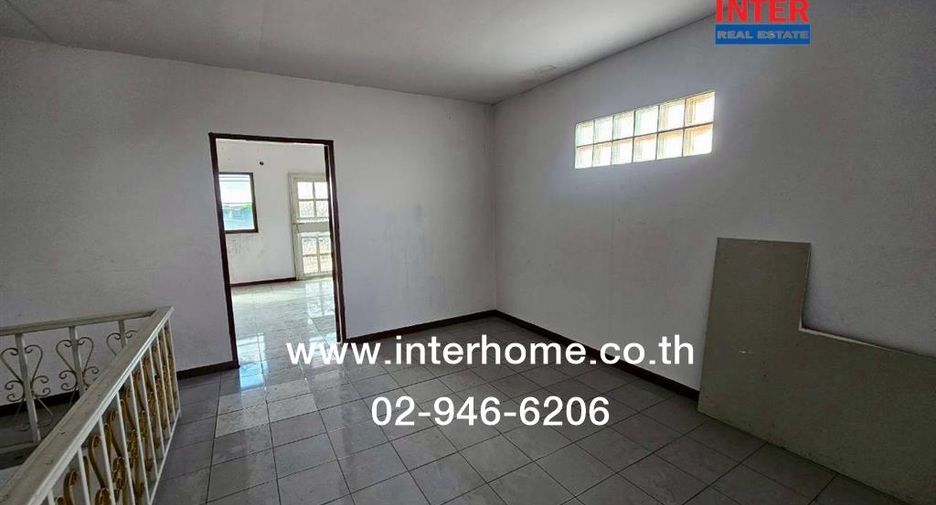 For sale 4 bedrooms townhouse in Sai Mai, Bangkok