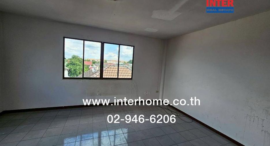 For sale 4 bedrooms townhouse in Sai Mai, Bangkok