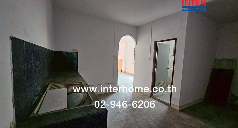 For sale 4 bedrooms townhouse in Sai Mai, Bangkok
