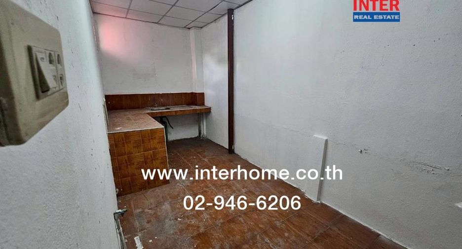 For sale 4 bedrooms townhouse in Sai Mai, Bangkok