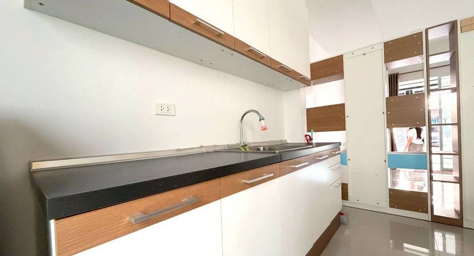 Casa adosada en venta de 2 habitaciones en Bang Yai, Nonthaburi