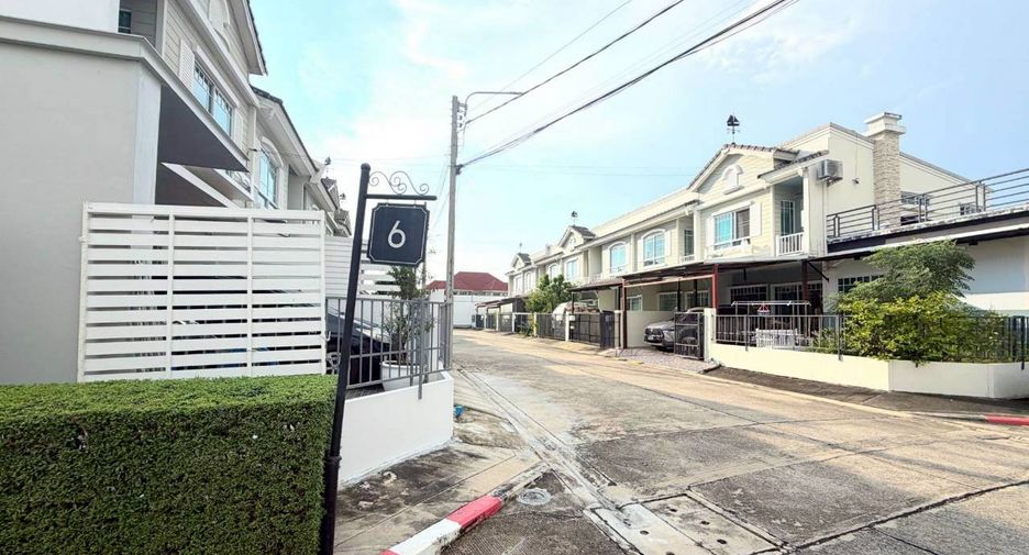 Casa adosada en venta de 2 habitaciones en Bang Yai, Nonthaburi