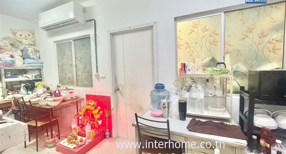 For sale 3 bedrooms townhouse in Phra Samut Chedi, Samut Prakan