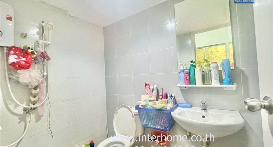 For sale 3 bedrooms townhouse in Phra Samut Chedi, Samut Prakan