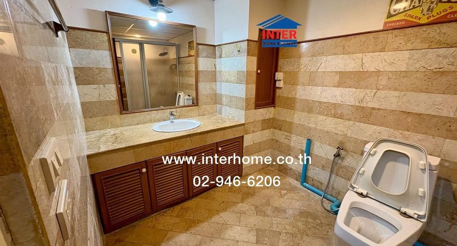 For sale 2 bedrooms condo in Chatuchak, Bangkok