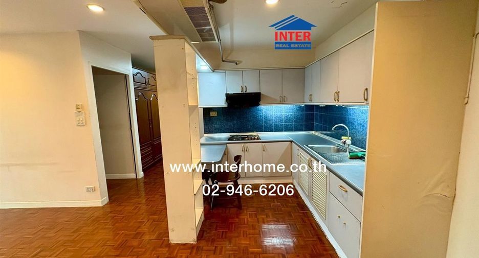 For sale 2 bedrooms condo in Chatuchak, Bangkok