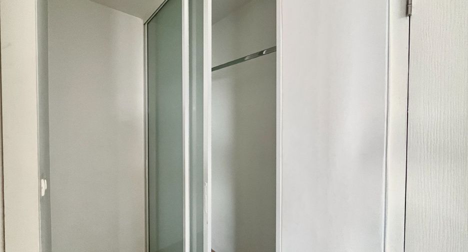 For sale 1 bed condo in Thon Buri, Bangkok