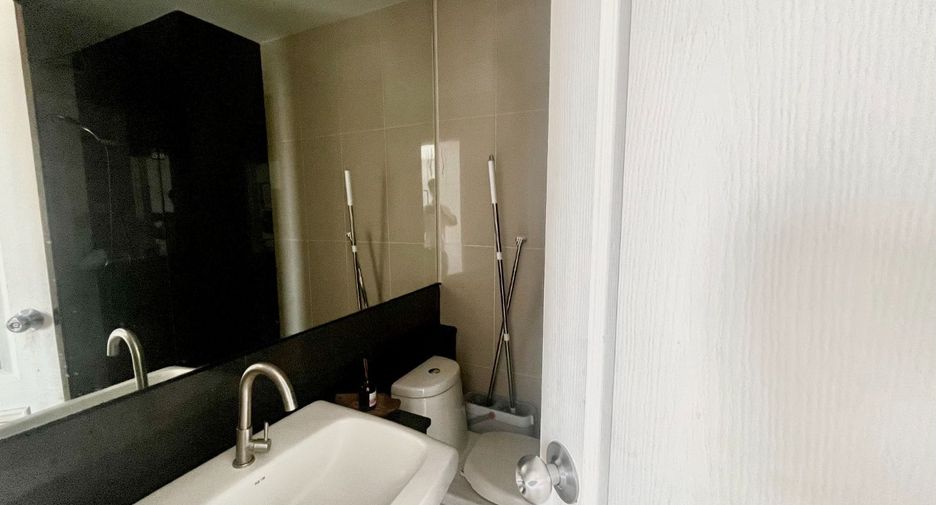 For sale 1 bed condo in Thon Buri, Bangkok