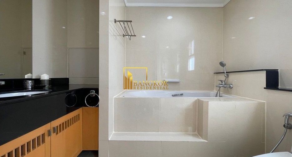 Apartment zur Miete mit 4 Zimmer in Khlong Toei, Bangkok