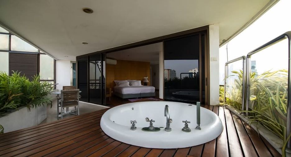 Wohnung zur Miete und zum Kauf mit 4 Zimmer in Watthana, Bangkok