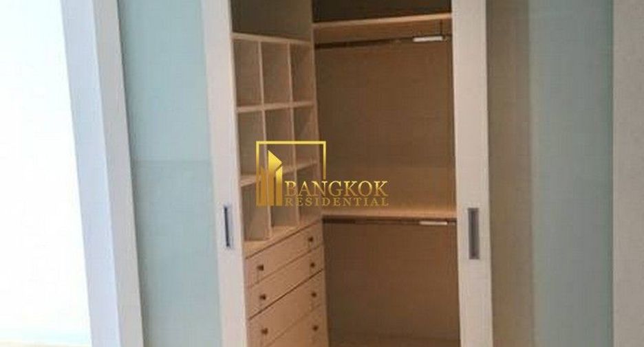 For rent 3 bedrooms condo in Khlong Toei, Bangkok