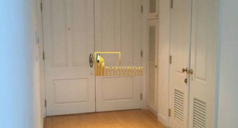 For rent 3 bedrooms condo in Khlong Toei, Bangkok
