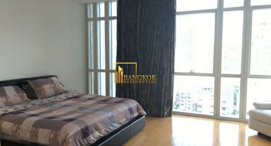 For rent 3 bedrooms condo in Khlong Toei, Bangkok