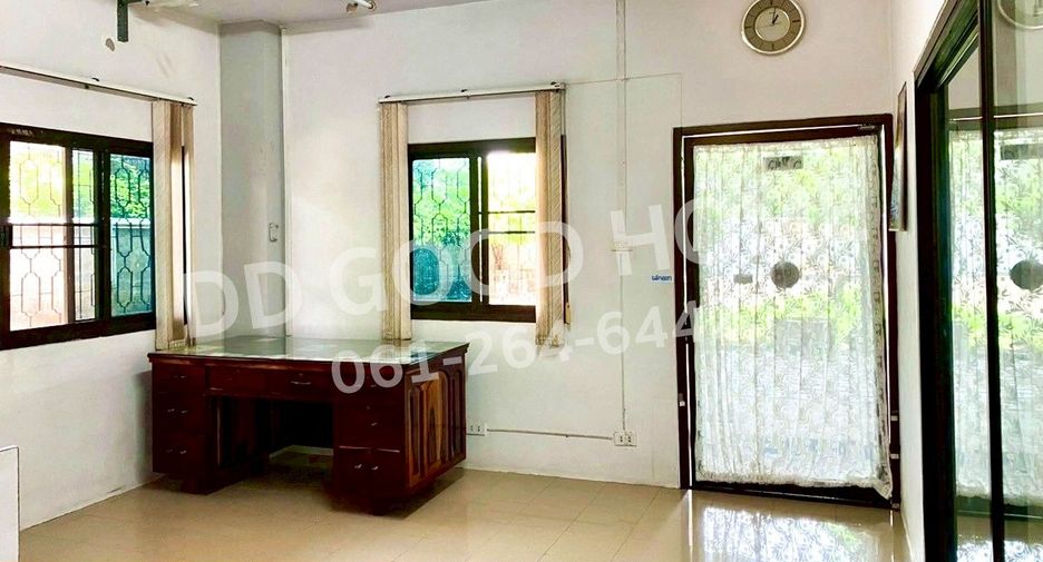 For sale 3 bedrooms warehouse in Mueang Phitsanulok, Phitsanulok