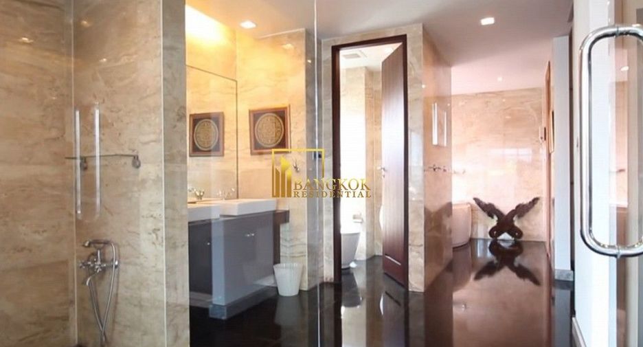 À louer 5 chambres condo à Watthana, Bangkok