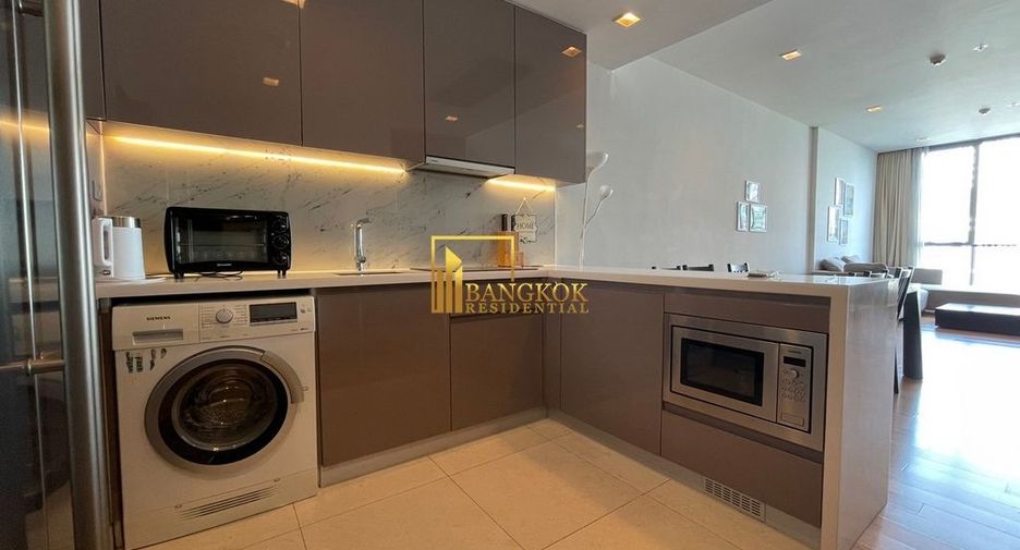 For rent 3 bedrooms condo in Khlong Toei, Bangkok