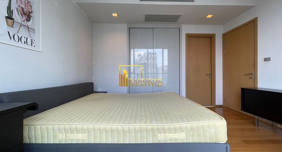 For rent 3 bedrooms condo in Khlong Toei, Bangkok