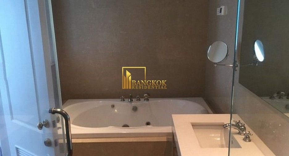 Condo en alquiler de 3 habitaciones en Pathum Wan, Bangkok
