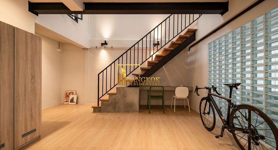 Reihenhaus zur Miete mit 3 Zimmer in Watthana, Bangkok