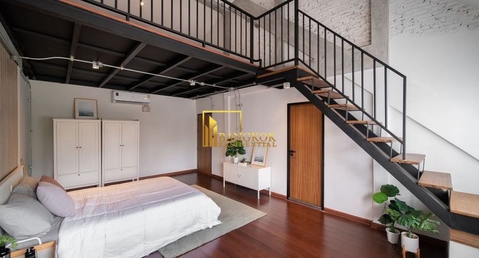Reihenhaus zur Miete mit 3 Zimmer in Watthana, Bangkok