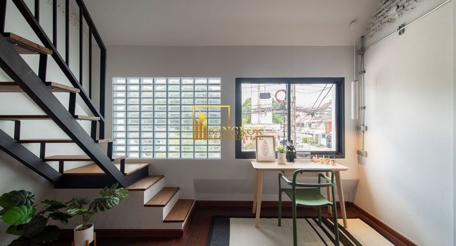 Reihenhaus zur Miete mit 3 Zimmer in Watthana, Bangkok