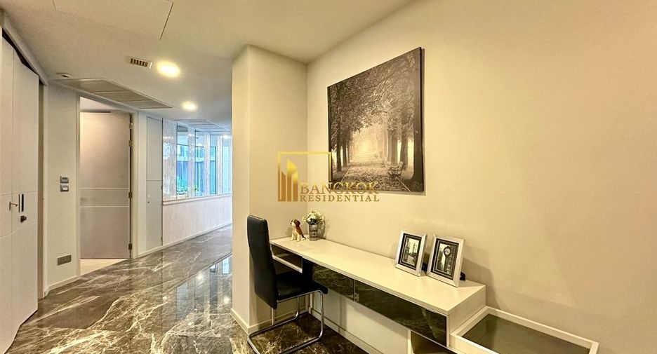 For rent 3 bedrooms condo in Watthana, Bangkok