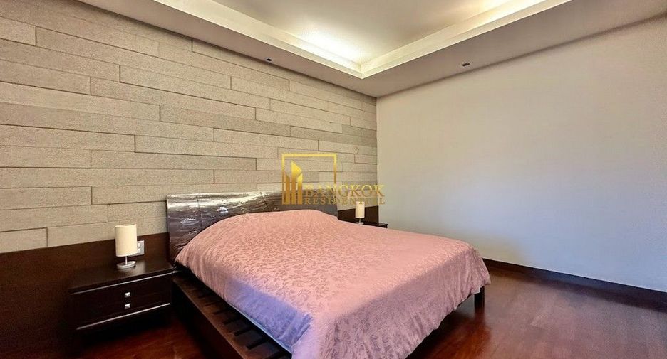 For rent 2 bedrooms apartment in Yan Nawa, Bangkok