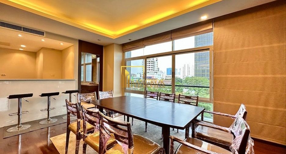 For rent 2 bedrooms apartment in Yan Nawa, Bangkok