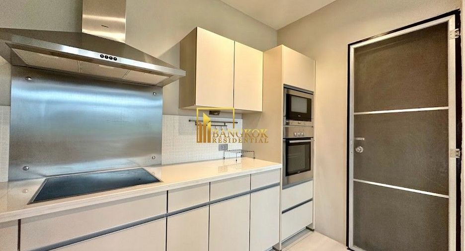 For rent 2 bedrooms apartment in Yan Nawa, Bangkok
